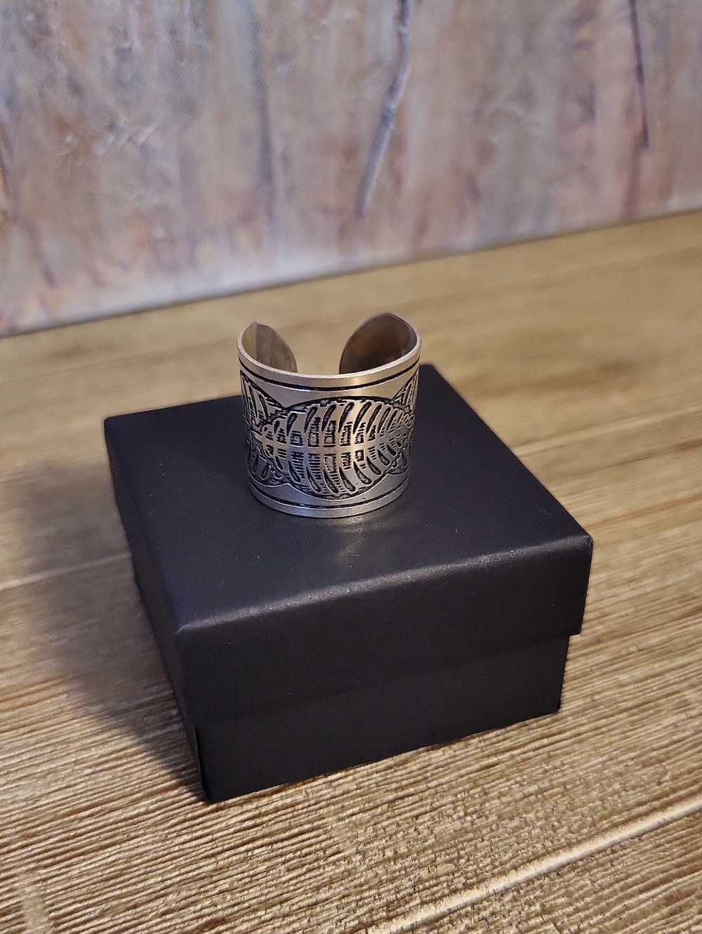Adjustable Etched Oxidized Leaves Silver Plated Wide Band Ring